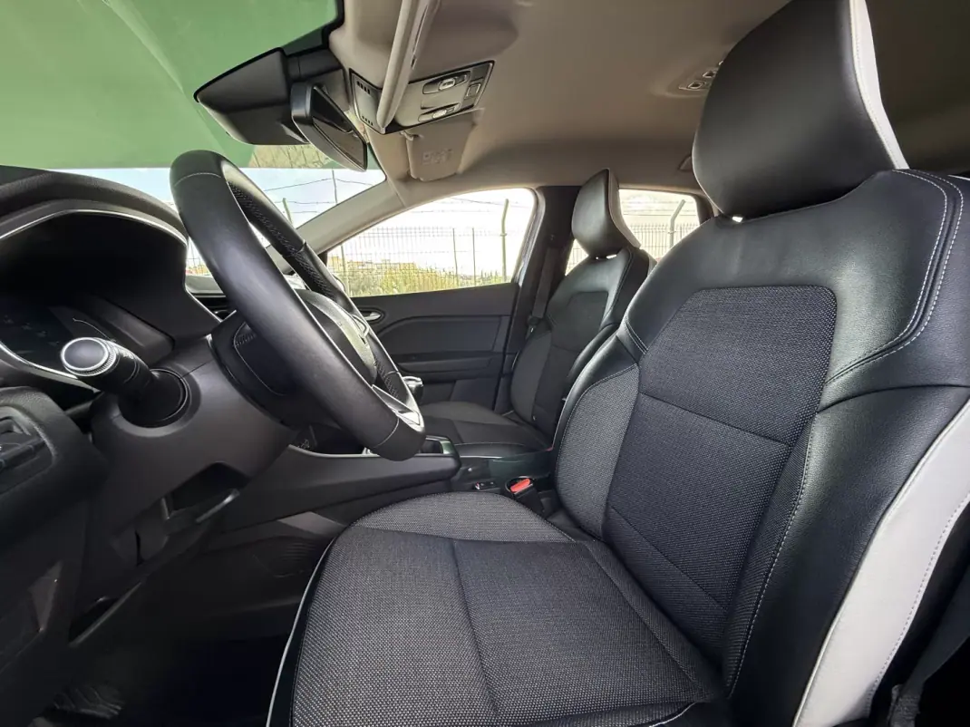 Renault Captur 2021 - 17900 EUR, 56795 km - AUTO.MOTO.pt - 56795km - foto 15 de 18