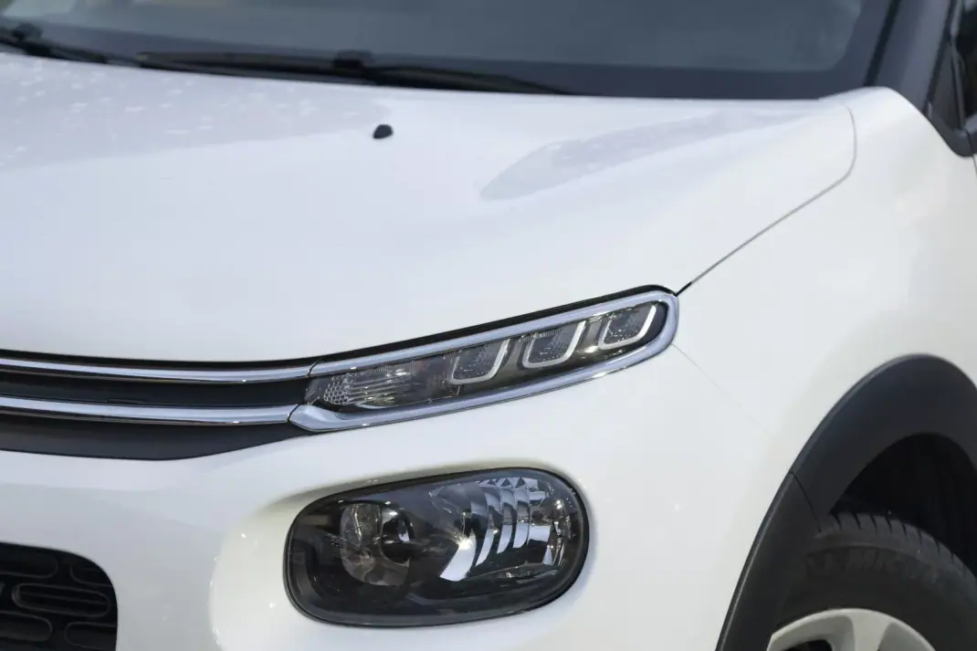 Citroën C3 2018 - 9500 EUR, 130900 km - AUTO.MOTO.pt - 130900km - foto 7 de 26