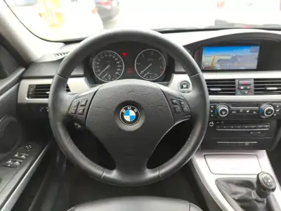BMW 318 2010 - 8900 EUR, 360000 km - AUTO.MOTO.pt - 360000km - foto 26 de 27