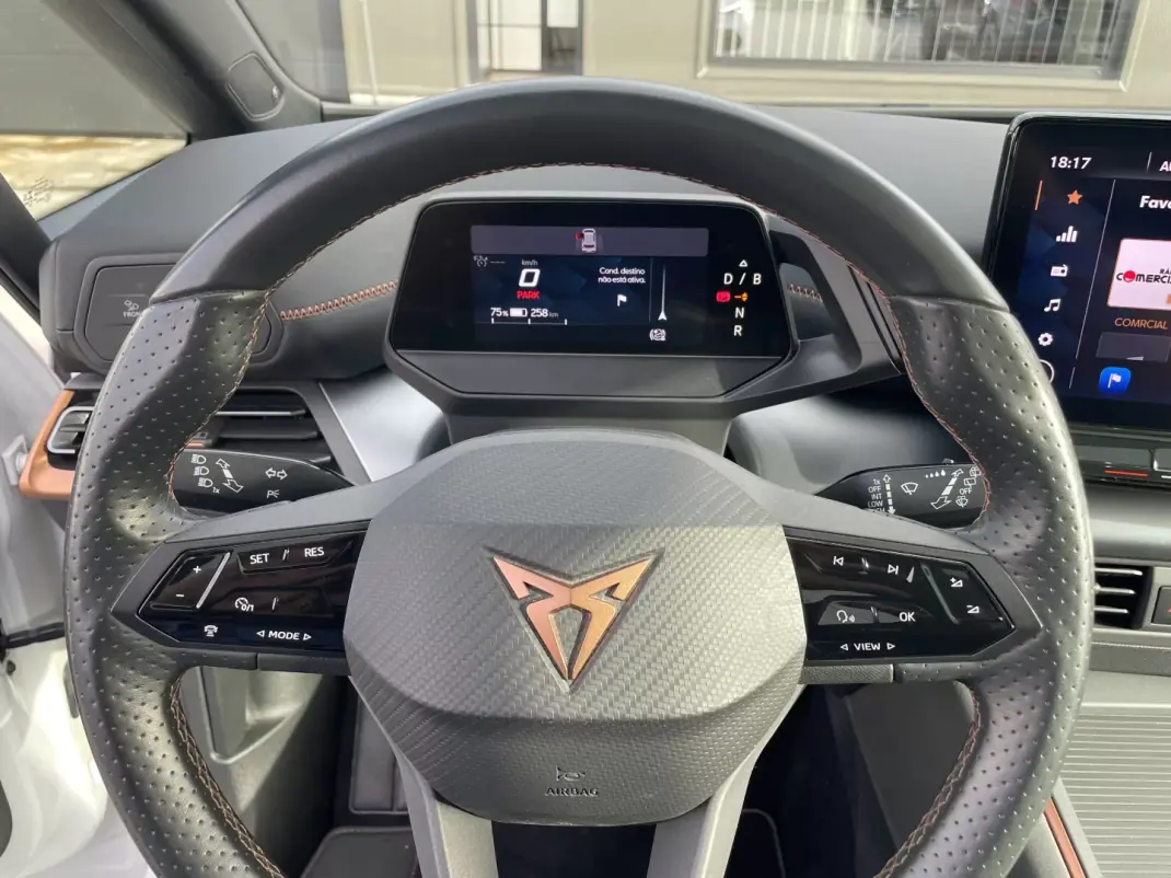 Cupra Born 2022 - 23495 EUR, 49504 km - AUTO.MOTO.pt - 49504km - foto 25 de 37