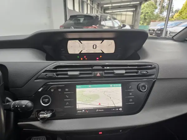 Citroën C4 Grand Picasso 2018 - 13650 EUR, 245556 km - AUTO.MOTO.pt - 245556km - foto 19 de 43