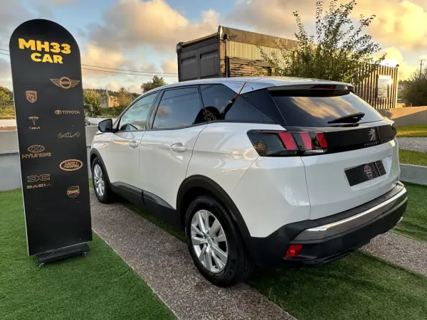 Peugeot 3008 2019 - 13900 EUR, 190000 km - AUTO.MOTO.pt - 190000km - foto 11 de 59