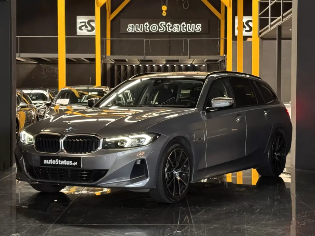 BMW 320 2023 - 31990 EUR, 75900 km - AUTO.MOTO.pt - 75900km - foto 6 de 36