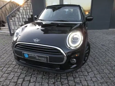 MINI Cooper 2021 - 19990 EUR, 90000 km - AUTO.MOTO.pt - 90000km - foto 2 de 52