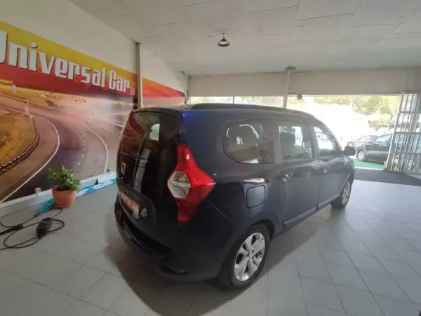 Dacia Lodgy 2016 - 12900 EUR, 161000 km - AUTO.MOTO.pt - 161000km - foto 3 de 16