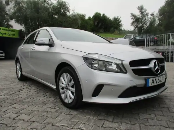 Mercedes-Benz A 180 CDI (BlueEFFICIENCY) Urban 2017 Diesel — 190 000 km Mercedes-Benz A 180 CDI (BlueEFFICIENCY) Urban 2017 Diesel