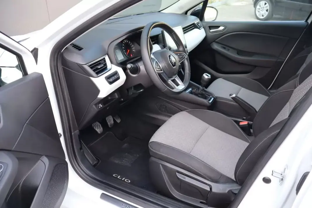 Renault Clio 2021 - 13250 EUR, 81974 km - AUTO.MOTO.pt - 81974km - foto 13 de 33