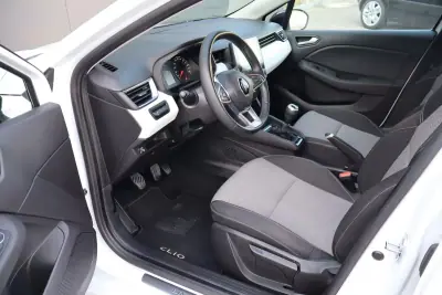 Renault Clio 2021 - 13250 EUR, 81974 km - AUTO.MOTO.pt - 81974km - foto 13 de 33