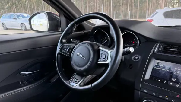 Jaguar E-Pace 2019 - 24500 EUR, 164000 km - AUTO.MOTO.pt - 164000km - foto 31 de 64