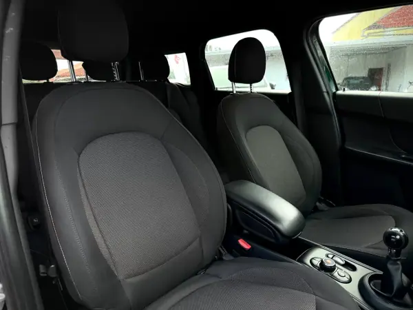 MINI Countryman 2018 - 18250 EUR, 159000 km - AUTO.MOTO.pt - 159000km - foto 9 de 15