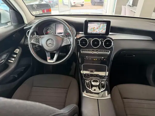 Mercedes-Benz GLC 250 2017 - 31990 EUR, 126652 km - AUTO.MOTO.pt - 126652km - foto 9 de 24