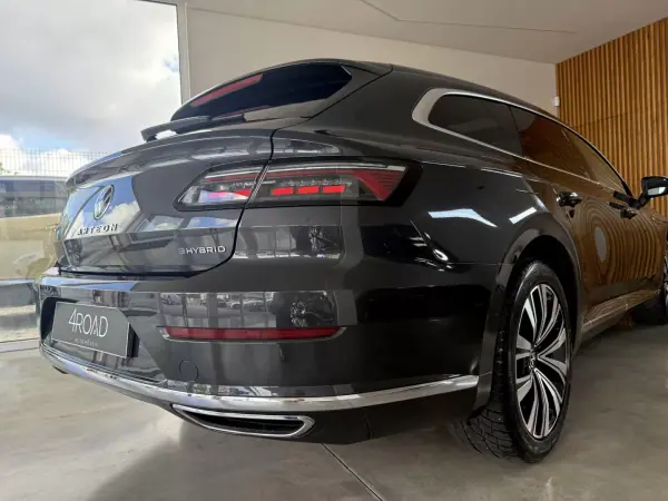 Volkswagen Arteon Shooting Brake 2021 - 23500 EUR, 168600 km - AUTO.MOTO.pt - 168600km - foto 23 de 144