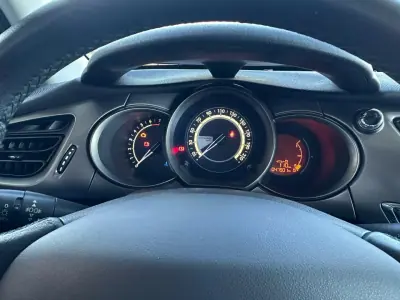 Citroën C3 2016 - 11900 EUR, 47901 km - AUTO.MOTO.pt - 47901km - foto 8 de 14