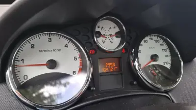 Peugeot 207 SW 2008 - 7550 EUR, 104700 km - 104700km - foto 9 de 10