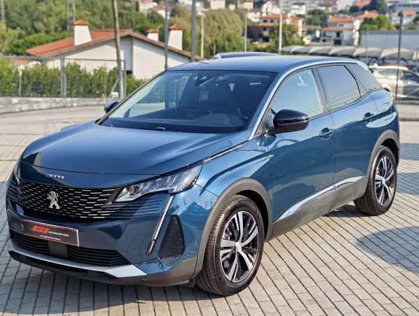 Peugeot 3008 1.6 Hybrid 225 Allure e-EAT8 2022 Híbrido (Gasolina)