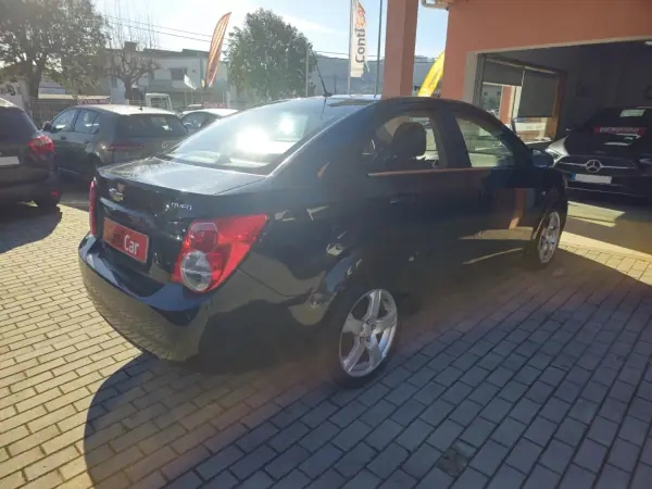Chevrolet Aveo 2013 - 6500 EUR, 151000 km - AUTO.MOTO.pt - 151000km - foto 4 de 13