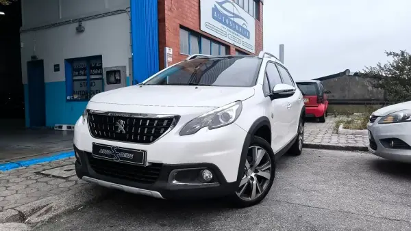Peugeot 2008 2017 - 9900 EUR, 113000 km - AUTO.MOTO.pt - 113000km - foto 4 de 15