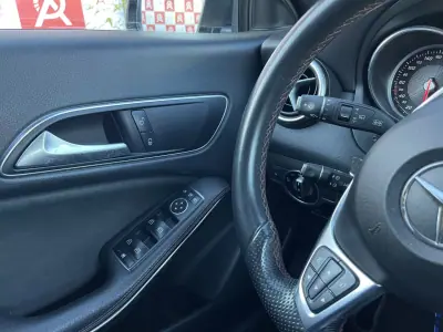 Mercedes-Benz CLA 200 2017 - 27990 EUR, 133325 km - AUTO.MOTO.pt - 133325km - foto 22 de 24