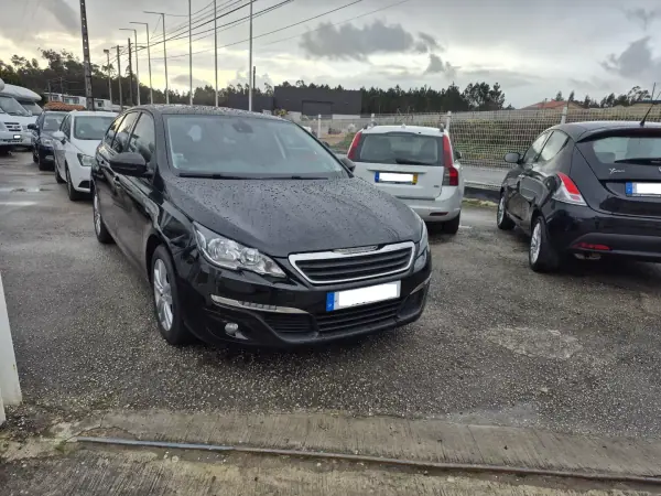 Peugeot 308 SW 2016 - 9500 EUR, 276600 km - AUTO.MOTO.pt - 276600km - foto 3 de 12