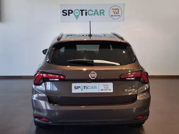 Fiat Tipo Station Wagon 2018 - 11900 EUR, 91900 km - AUTO.MOTO.pt - 91900km - foto 8 de 31
