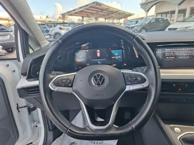 Volkswagen Golf 2021 - 16750 EUR, 61800 km - AUTO.MOTO.pt - 61800km - foto 18 de 28