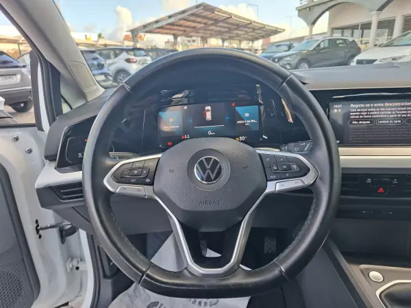 Volkswagen Golf 2021 - 16750 EUR, 61800 km - AUTO.MOTO.pt - 61800km - foto 18 de 28