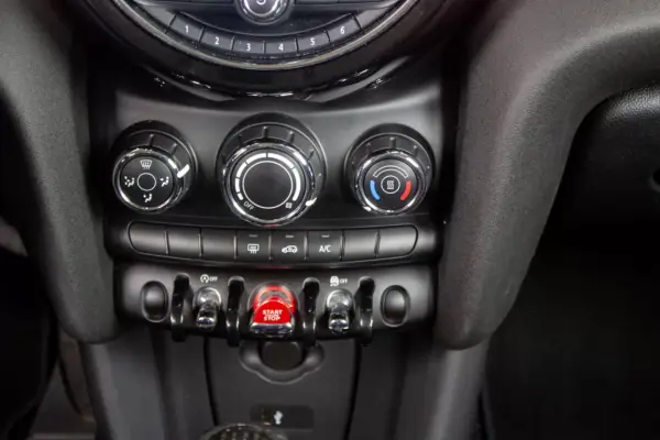 MINI BERLINGO 1.6hdi 3L AUTOMATICA 2018 - 15500 EUR, 101200 km - AUTO.MOTO.pt - 101200km - foto 17 de 17