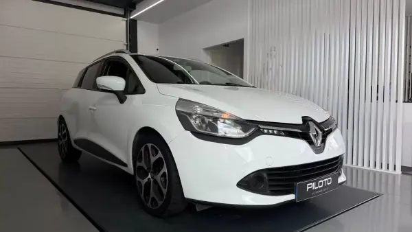 Renault Clio Sport Tourer 2013 - 9990 EUR, 167795 km - AUTO.MOTO.pt - 167795km - foto 5 de 26