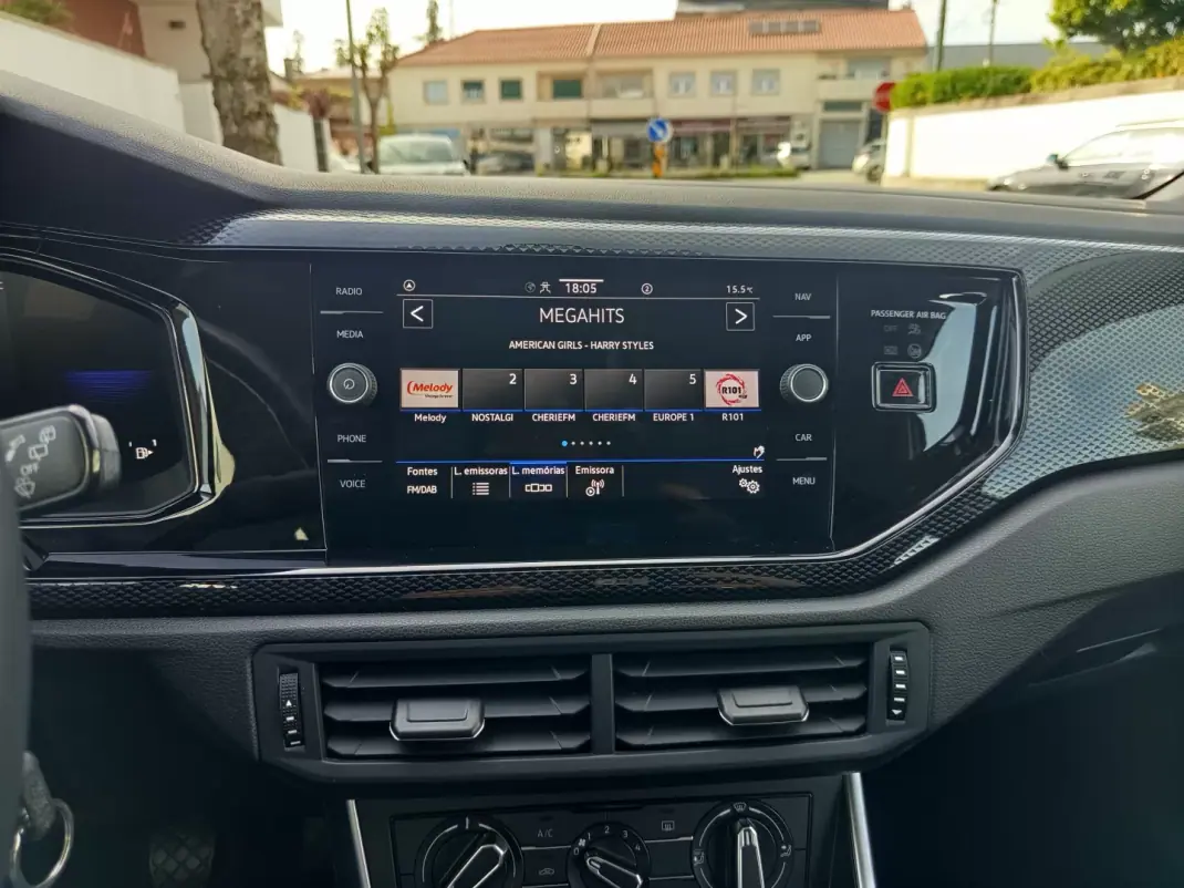 Volkswagen Polo 2022 - 14490 EUR, 114100 km - AUTO.MOTO.pt - 114100km - foto 18 de 19