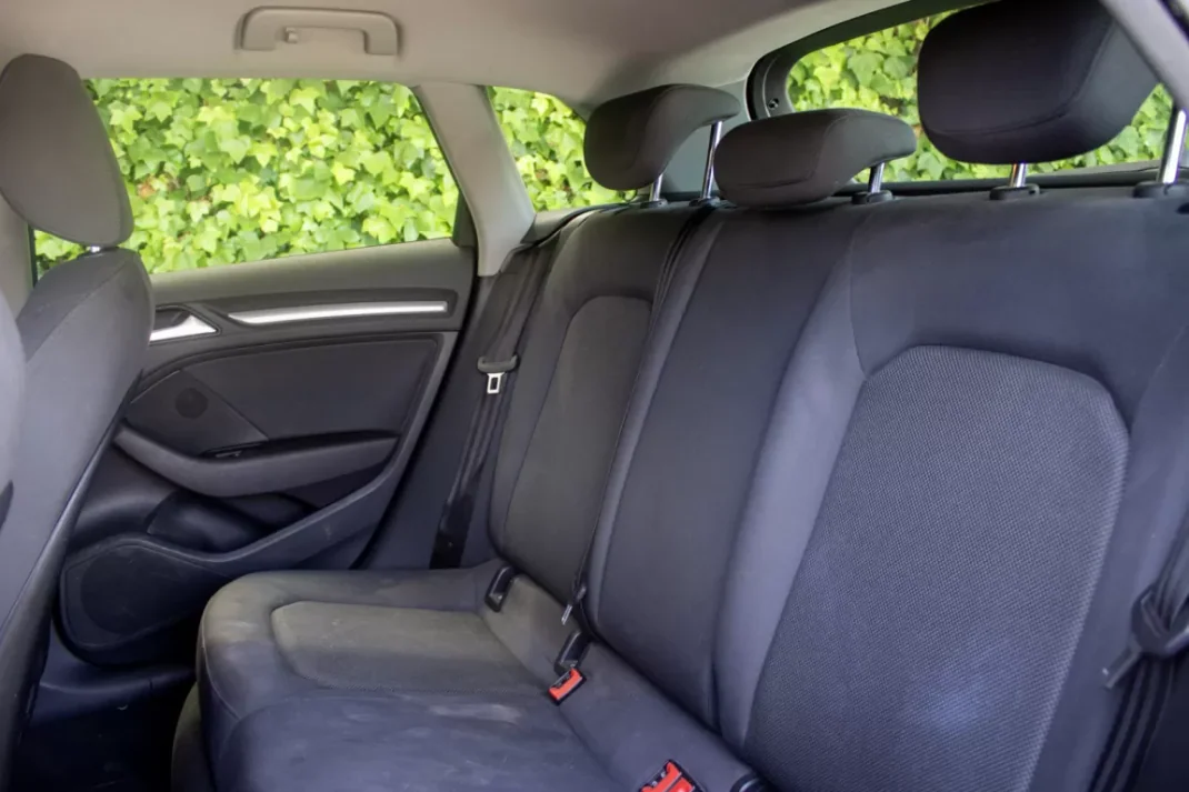 Audi A3 Sportback 2019 - 17800 EUR, 118000 km - AUTO.MOTO.pt - 118000km - foto 13 de 16