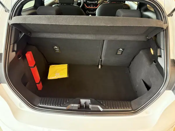 Ford Fiesta 2018 - 11000 EUR, 146800 km - AUTO.MOTO.pt - 146800km - foto 78 de 78