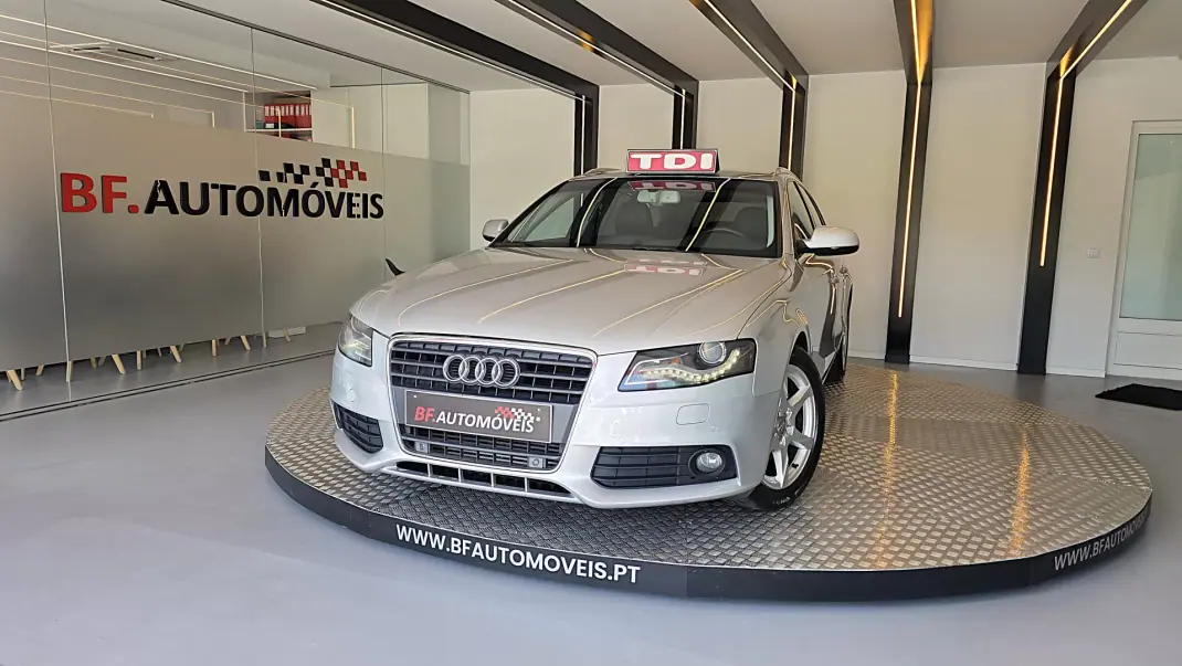 Audi A4 Avant 2010 - 9500 EUR, 253856 km - AUTO.MOTO.pt - 253856km - foto 1 de 52