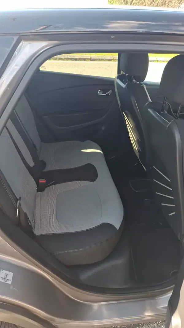 Renault Captur 2016 - 14500 EUR, 145213 km - 145213km - foto 7 de 11