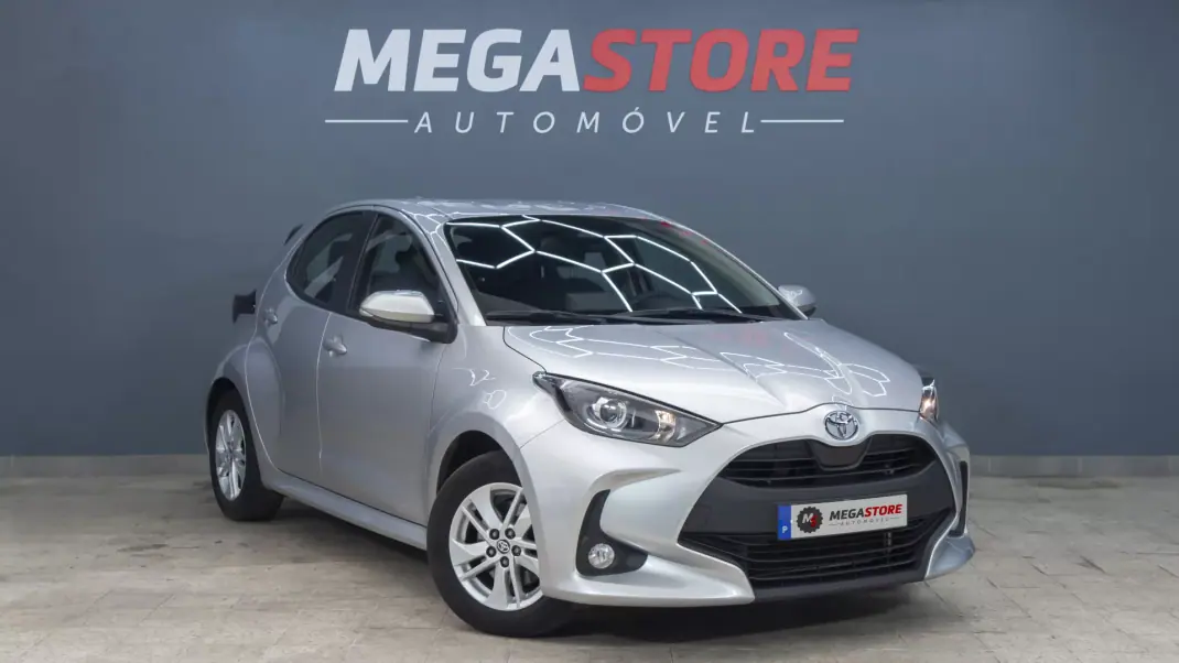 Toyota Yaris 2024 - 22350 EUR, 35000 km - AUTO.MOTO.pt - 35000km - foto 1 de 31