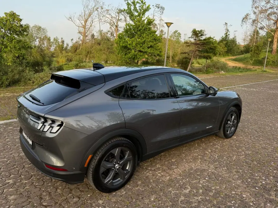 Ford Mustang Mach-E 2022 - 25900 EUR, 139000 km - AUTO.MOTO.pt - 139000km - foto 17 de 19