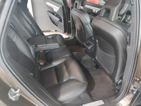 Volvo V90 2017 - 23500 EUR, 131000 km - AUTO.MOTO.pt - 131000km - foto 15 de 39