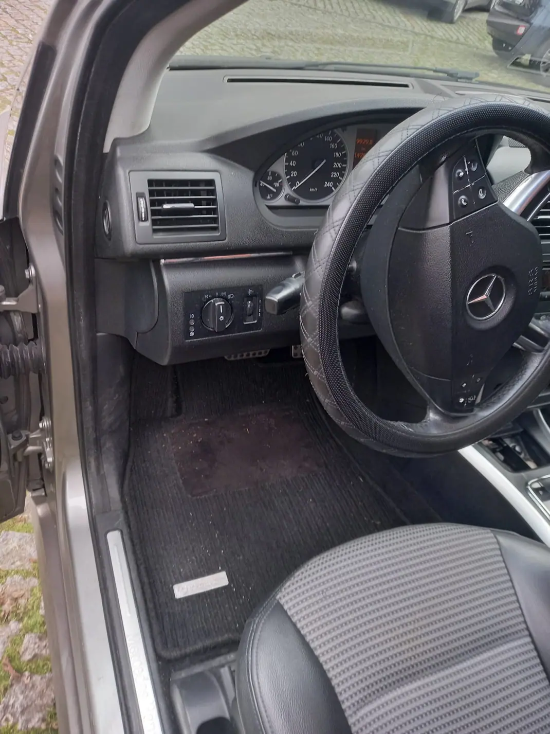 Mercedes-Benz B 150 2007 - 5000 EUR, 164300 km - AUTO.MOTO.pt - 164300km - foto 5 de 5