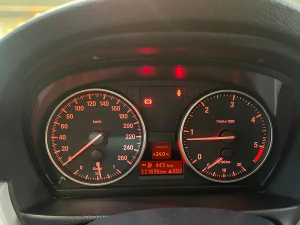 BMW 316 2009 - 9500 EUR, 111000 km - AUTO.MOTO.pt - 111000km - foto 37 de 47