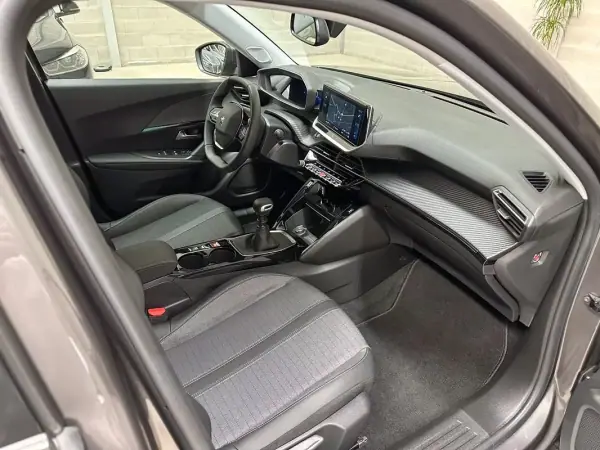 Peugeot 2008 2021 - 16450 EUR, 22568 km - AUTO.MOTO.pt - 22568km - foto 10 de 54