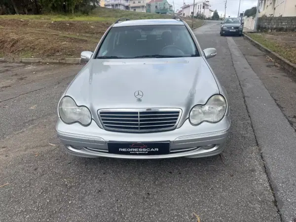 Mercedes-Benz C 200 CDi Avantgarde 2002 Diesel — 321 000 km Mercedes-Benz C 200 CDi Avantgarde 2002 Diesel