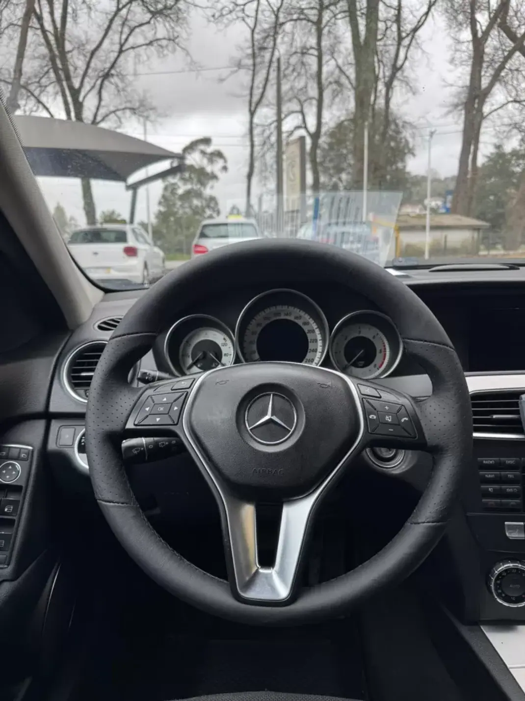 Mercedes-Benz C 220 2012 - 11850 EUR, 343240 km - AUTO.MOTO.pt - 343240km - foto 8 de 16