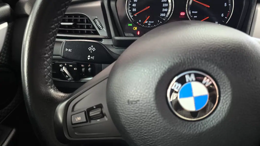BMW 216 Active Tourer 2018 - 16890 EUR, 83598 km - AUTO.MOTO.pt - 83598km - foto 17 de 44