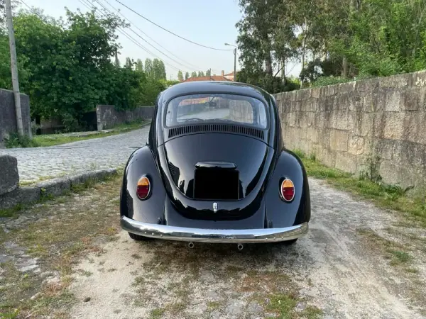 Volkswagen Carocha Cabrio 1972 - 8900 EUR, 84000 km - AUTO.MOTO.pt - 84000km - foto 5 de 29