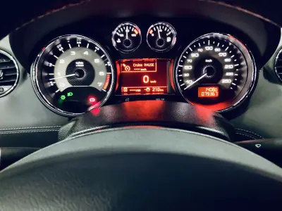 Peugeot RCZ 2015 - 16900 EUR, 79367 km - AUTO.MOTO.pt - 79367km - foto 5 de 18