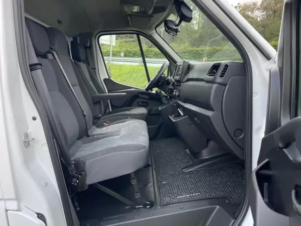 Renault Master 2.3dCi L3 3.5T 165cv - Contentor 2021 - 21490 EUR, 245335 km - AUTO.MOTO.pt - 245335km - foto 10 de 16