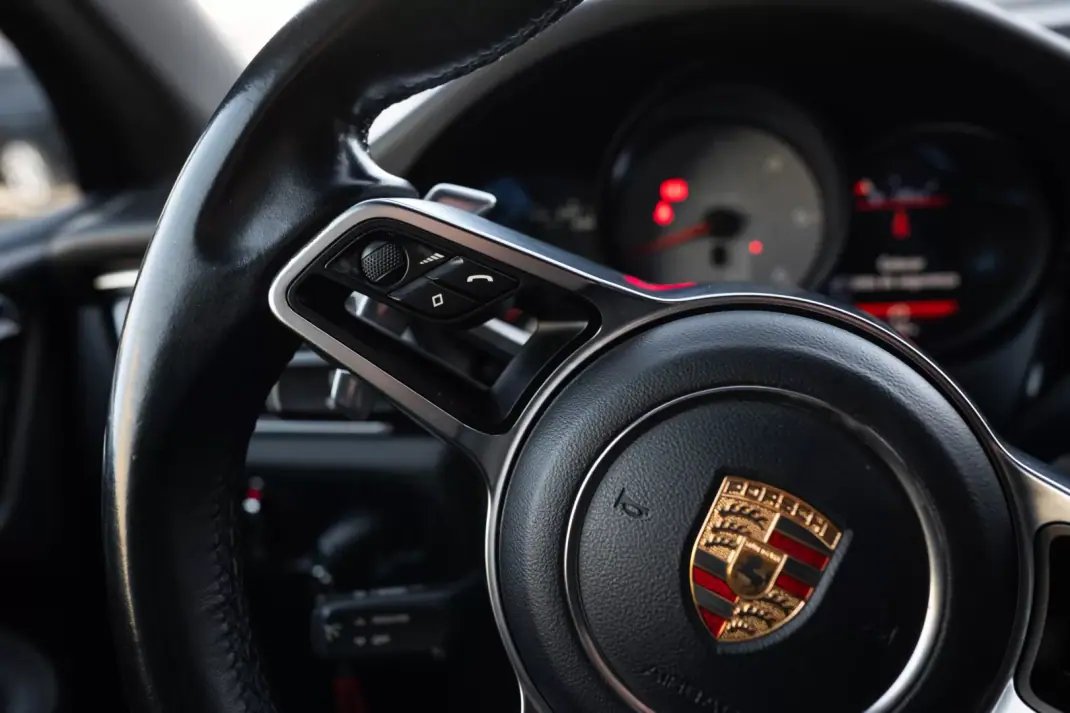 Porsche Macan 2014 - 35600 EUR, 199000 km - AUTO.MOTO.pt - 199000km - foto 38 de 47