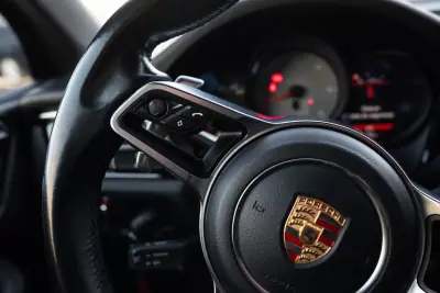 Porsche Macan 2014 - 35600 EUR, 199000 km - AUTO.MOTO.pt - 199000km - foto 38 de 47