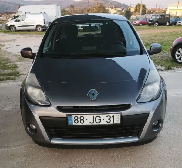 Renault Clio 2010 - 5990 EUR, 290000 km - AUTO.MOTO.pt - 290000km - foto 2 de 15