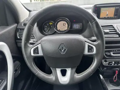 Renault Mégane 2012 - 7900 EUR, 270000 km - AUTO.MOTO.pt - 270000km - foto 29 de 36