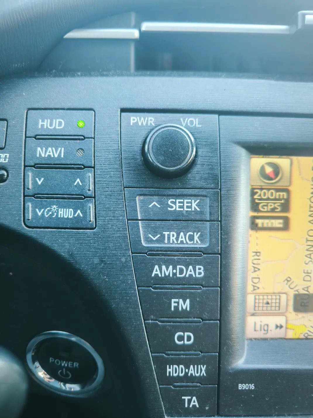 Toyota Prius 2009 - 10700 EUR, 156000 km - AUTO.MOTO.pt - 156000km - foto 6 de 11